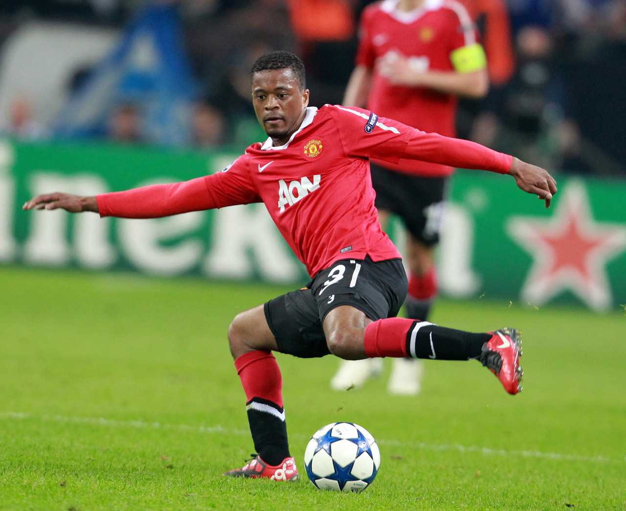 而富勒姆则 而富勒姆则